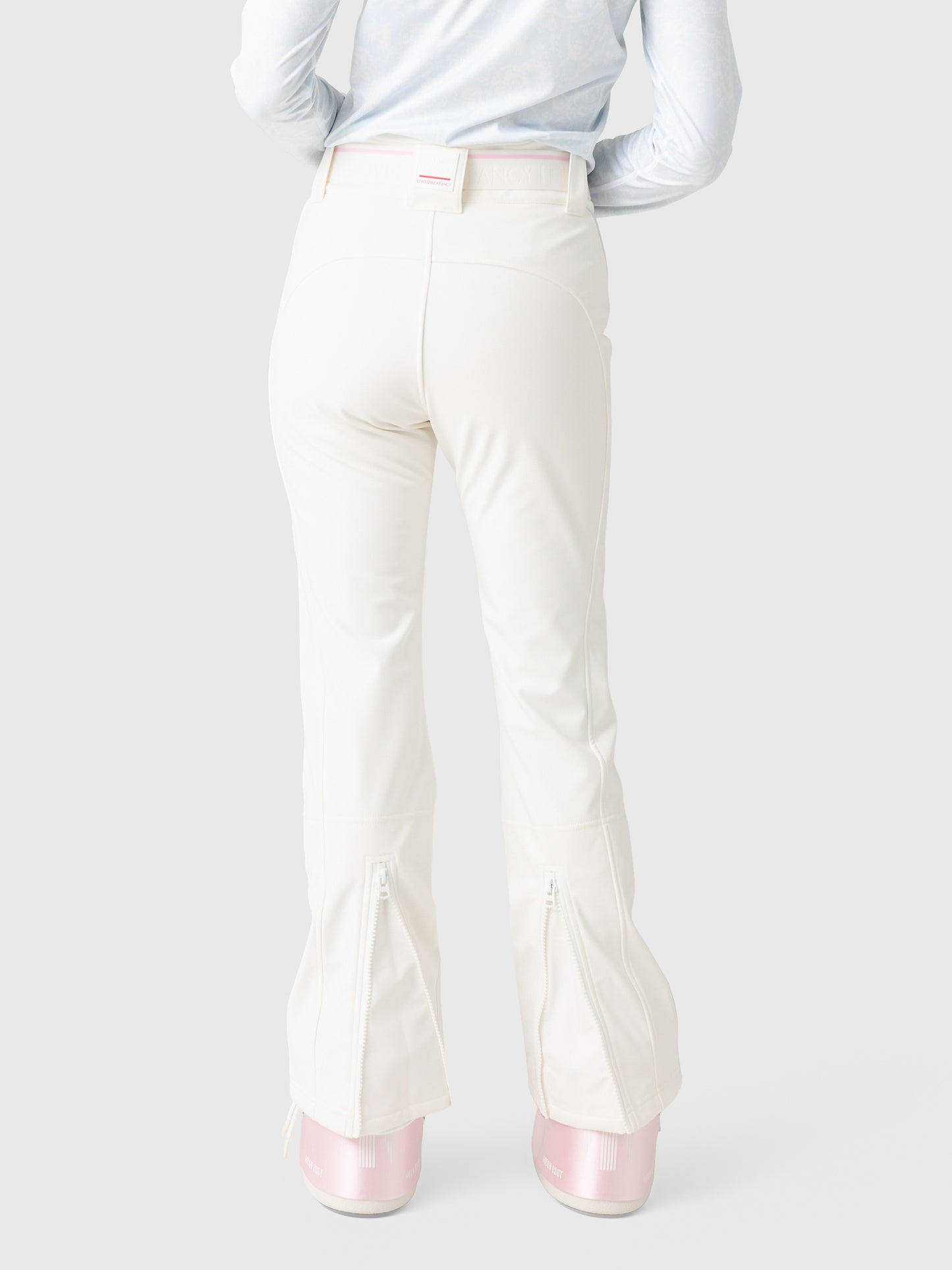 1478-8343x745CLOUDDANCER-alt2