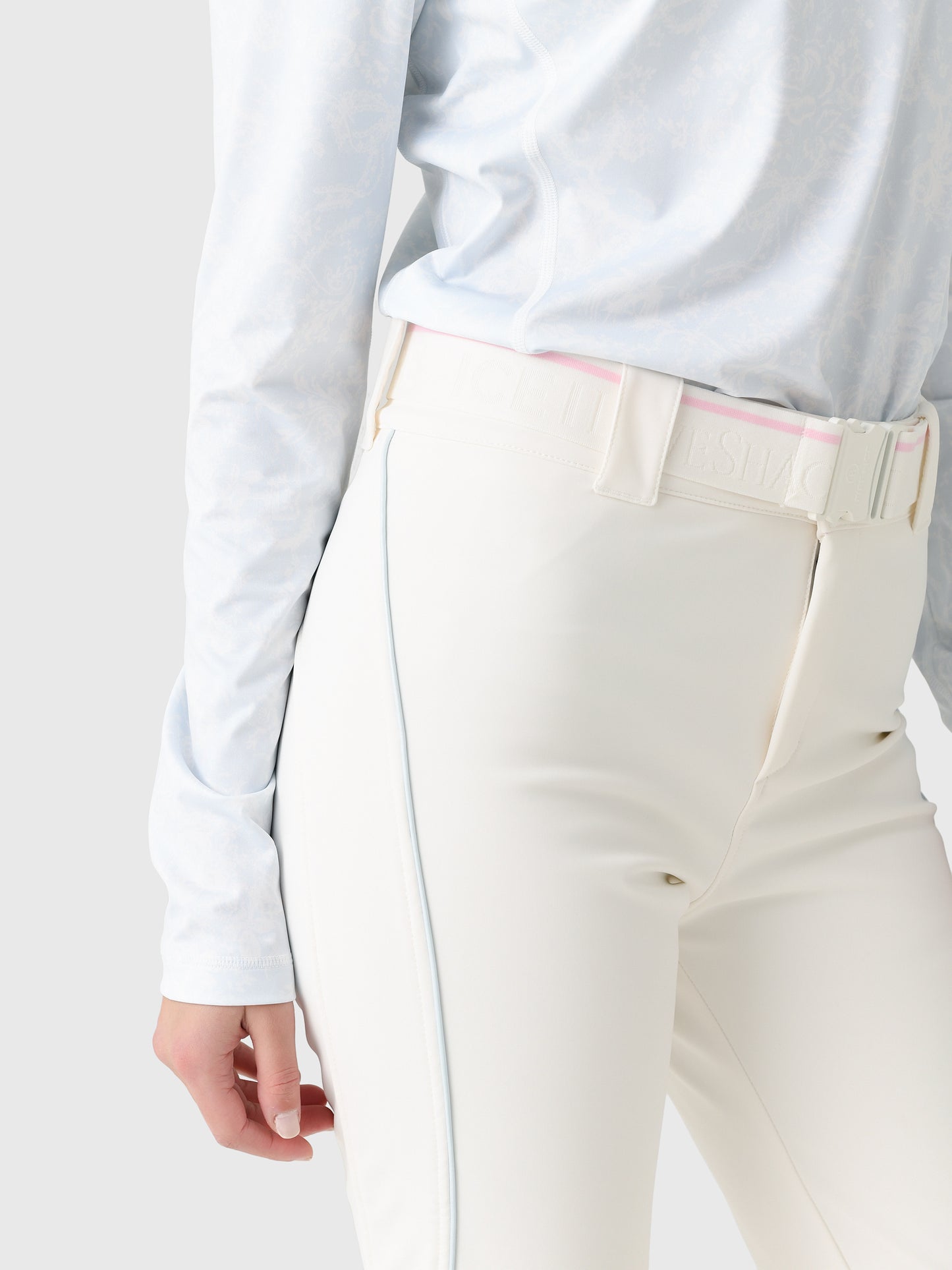 1478-8343x745CLOUDDANCER-alt3