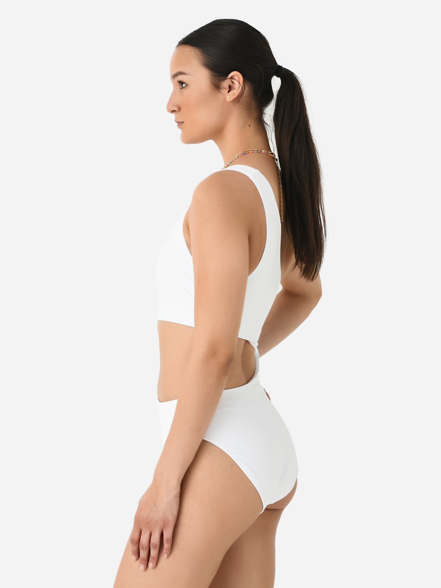 151736-100xWHITE-alt2