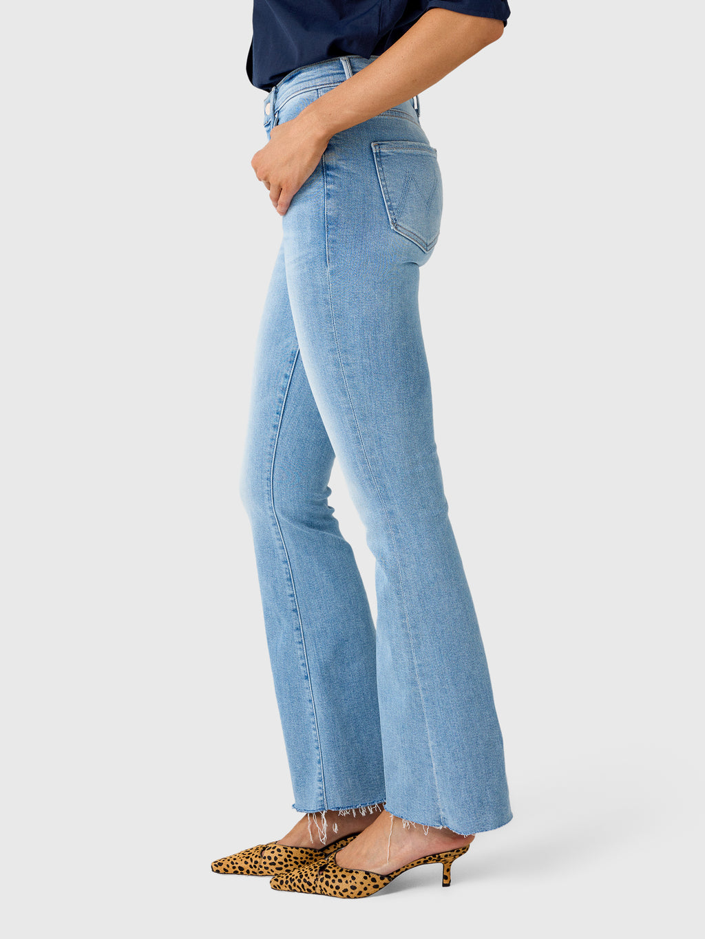 Mother Women's The Weekender Fray Jean - Saint Bernard