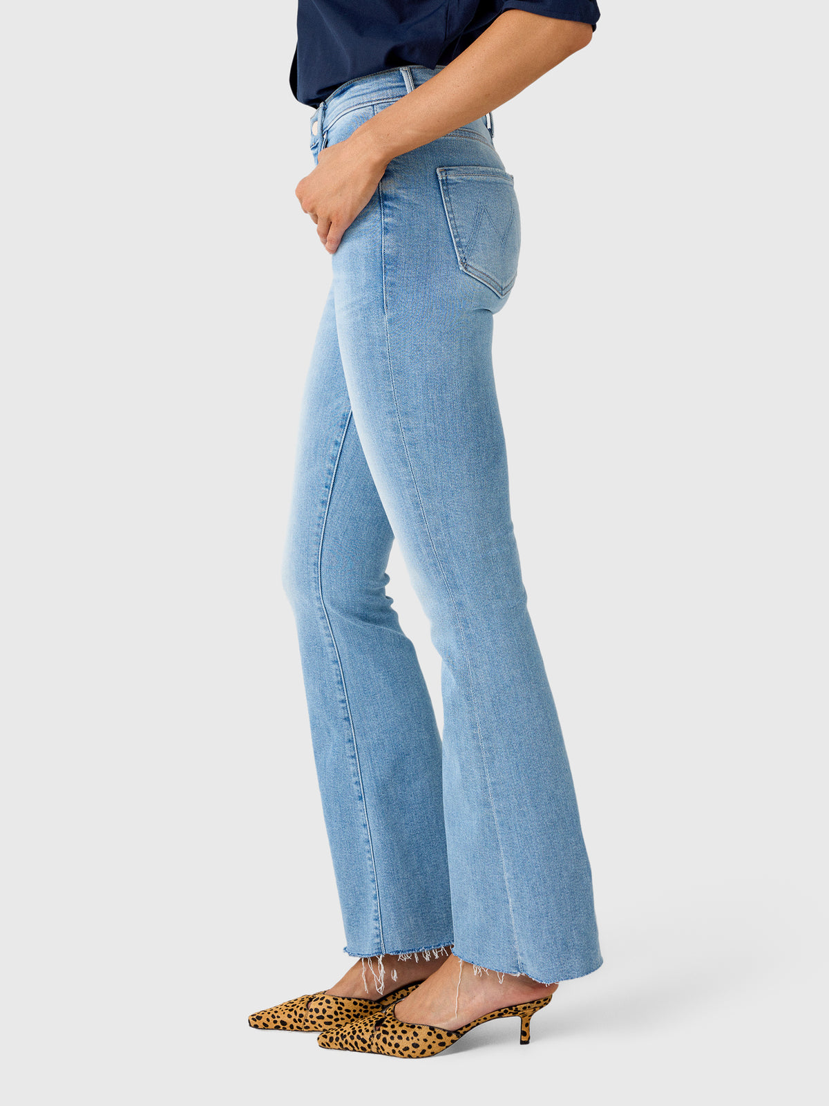 Mother Women's The Weekender Fray Jean - Saint Bernard