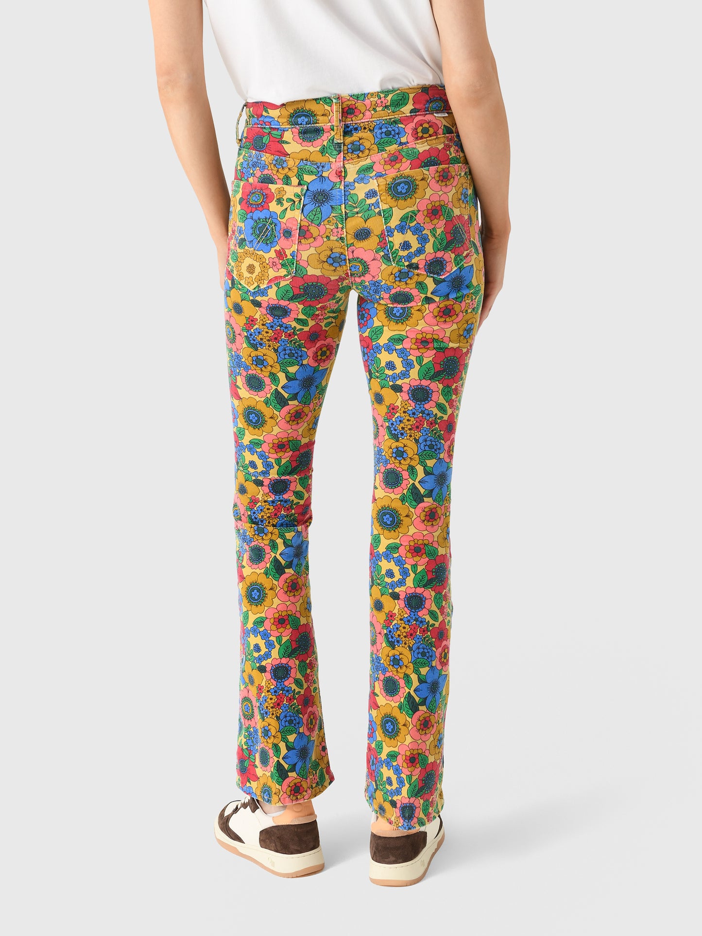 1905-1804xTRACKANDFLOWERS-alt2