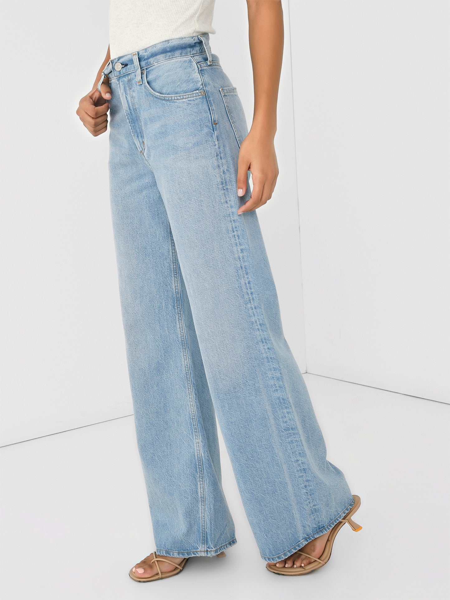 1984-3028xALEMAYDE-alt2