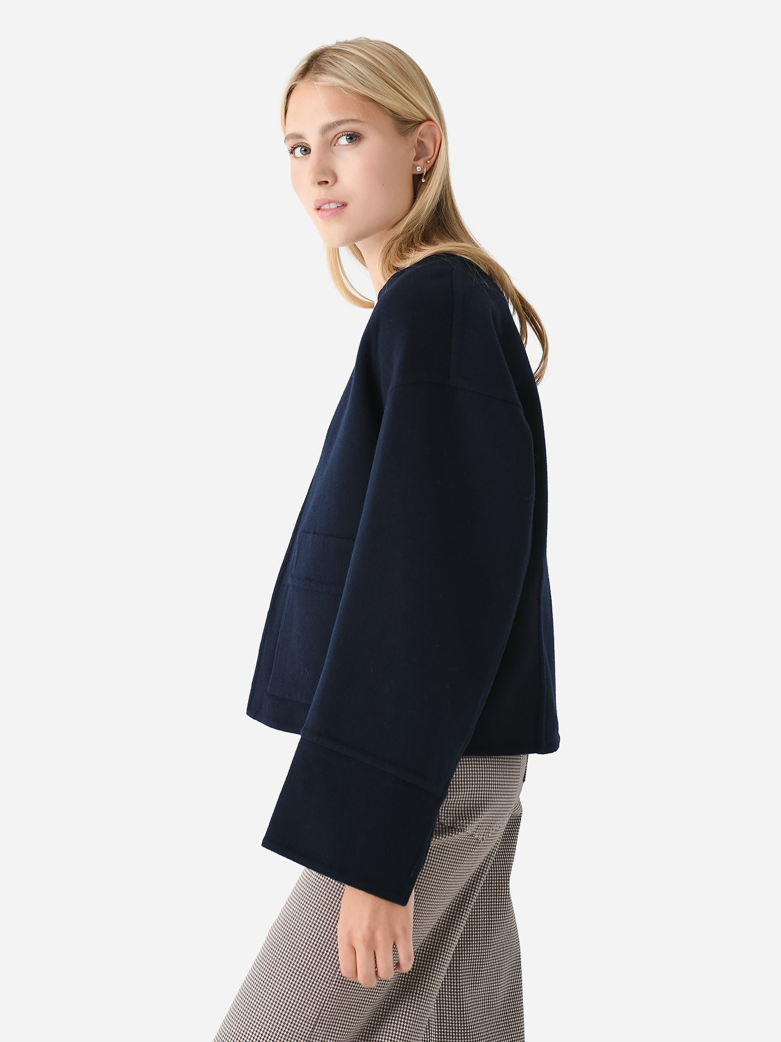 1JAKT00609xNAVY-alt2