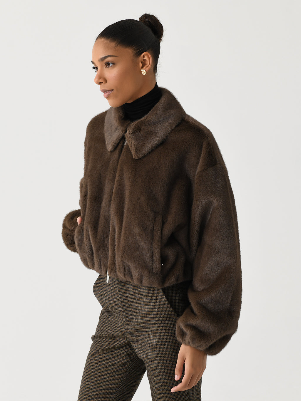 1JAKT00873xBROWN-alt2