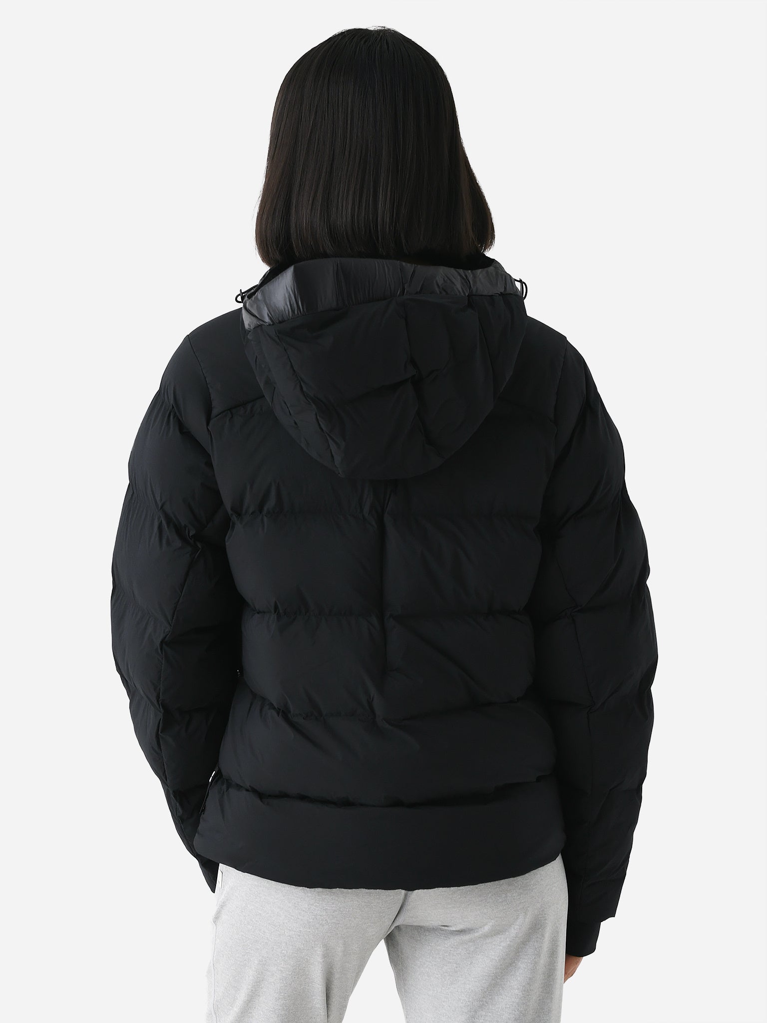 ON Women's Challenger Jacket | $450.00 | Saint Bernard