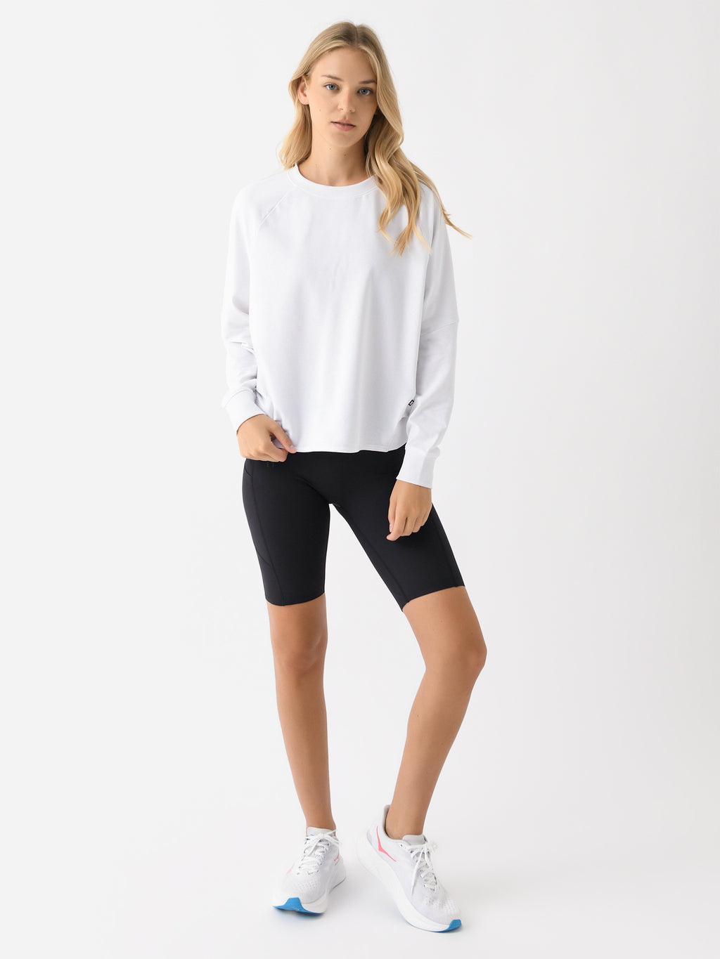 1WD30140069xWHITE-alt1