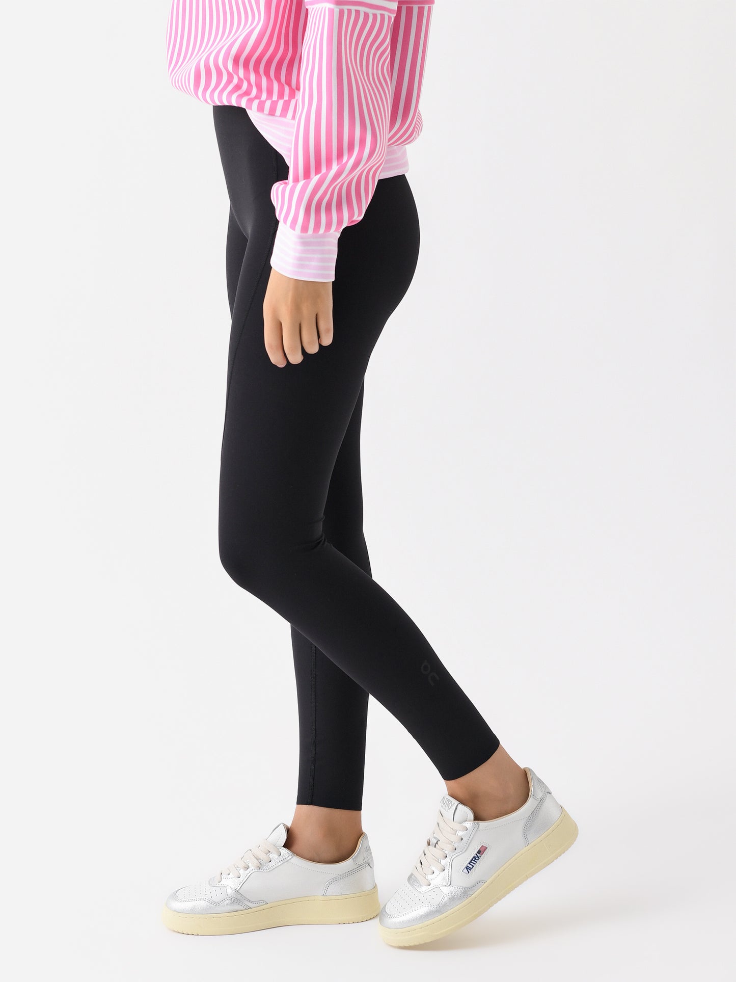 1WE11900553xBLACK-alt2