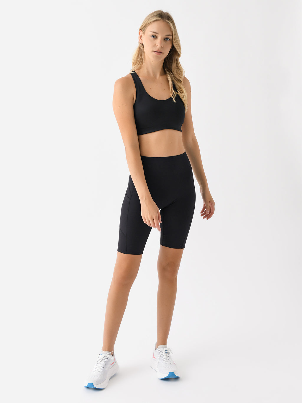 1WE11910553xBLACK-alt1