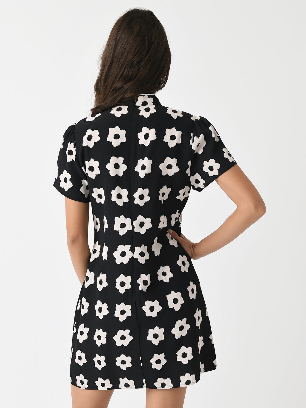2001102BTFxBLACKTILEDFLORAL-alt3