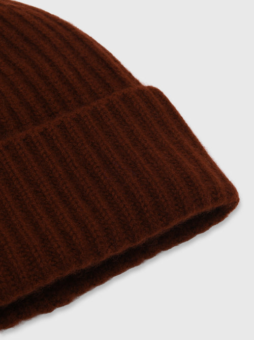 White & Warren Women's Cashmere Luxe Ribbed Beanie - Saint Bernard