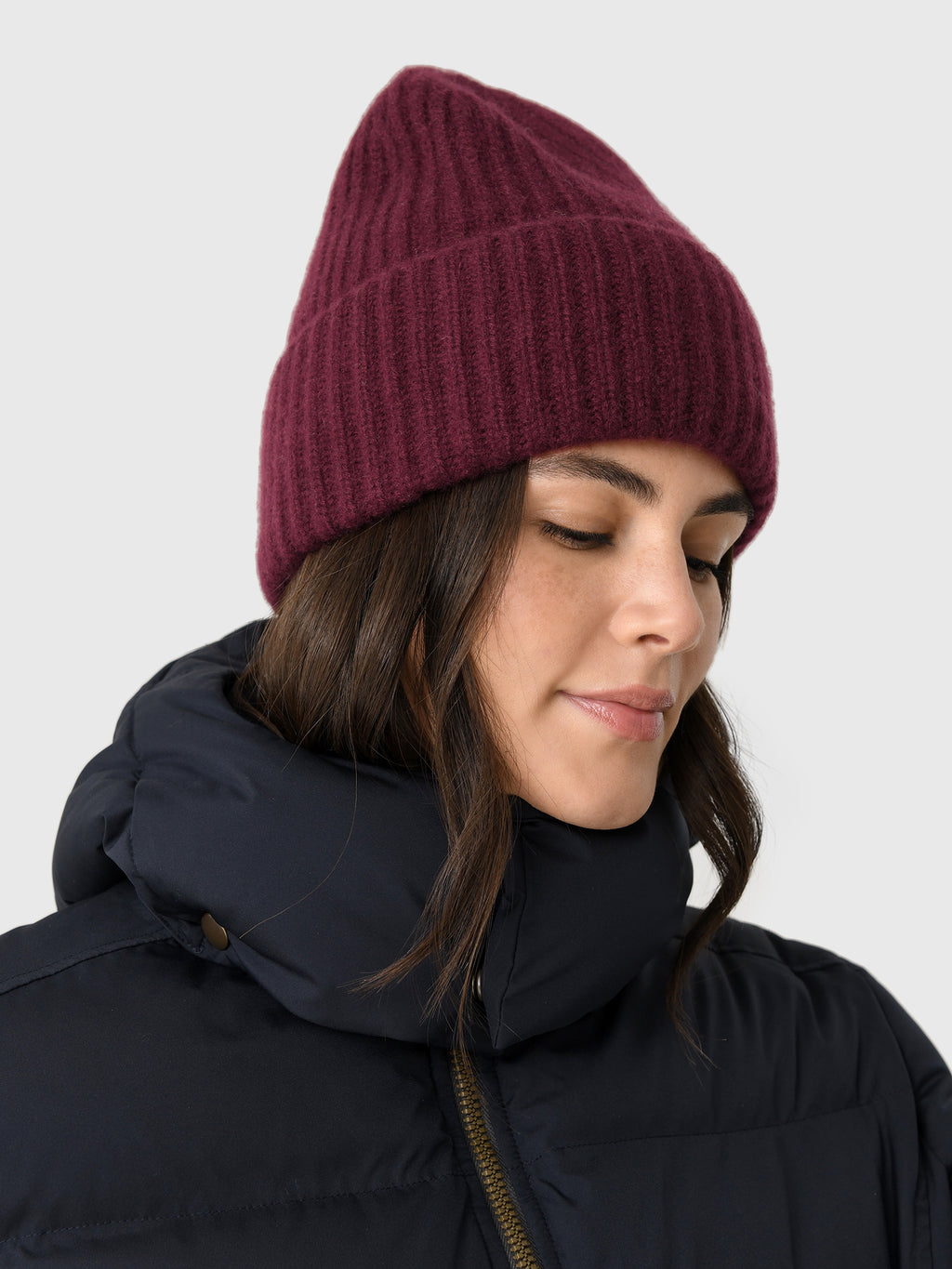 White + Warren Women's Cashmere Luxe Ribbed Beanie - Saint Bernard