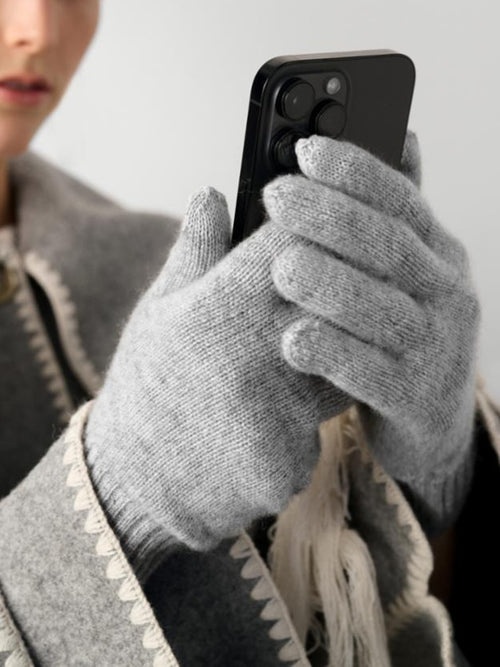White + Warren Women's Cashmere Texting Gloves