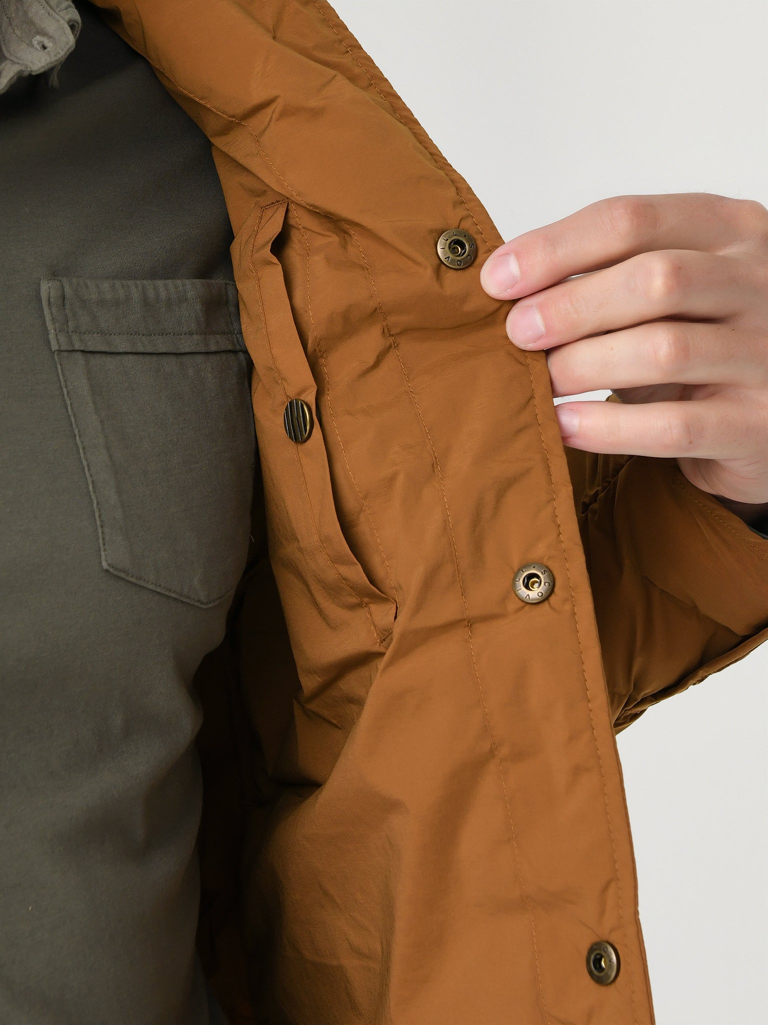 203-364xBILLYSBROWN-alt4