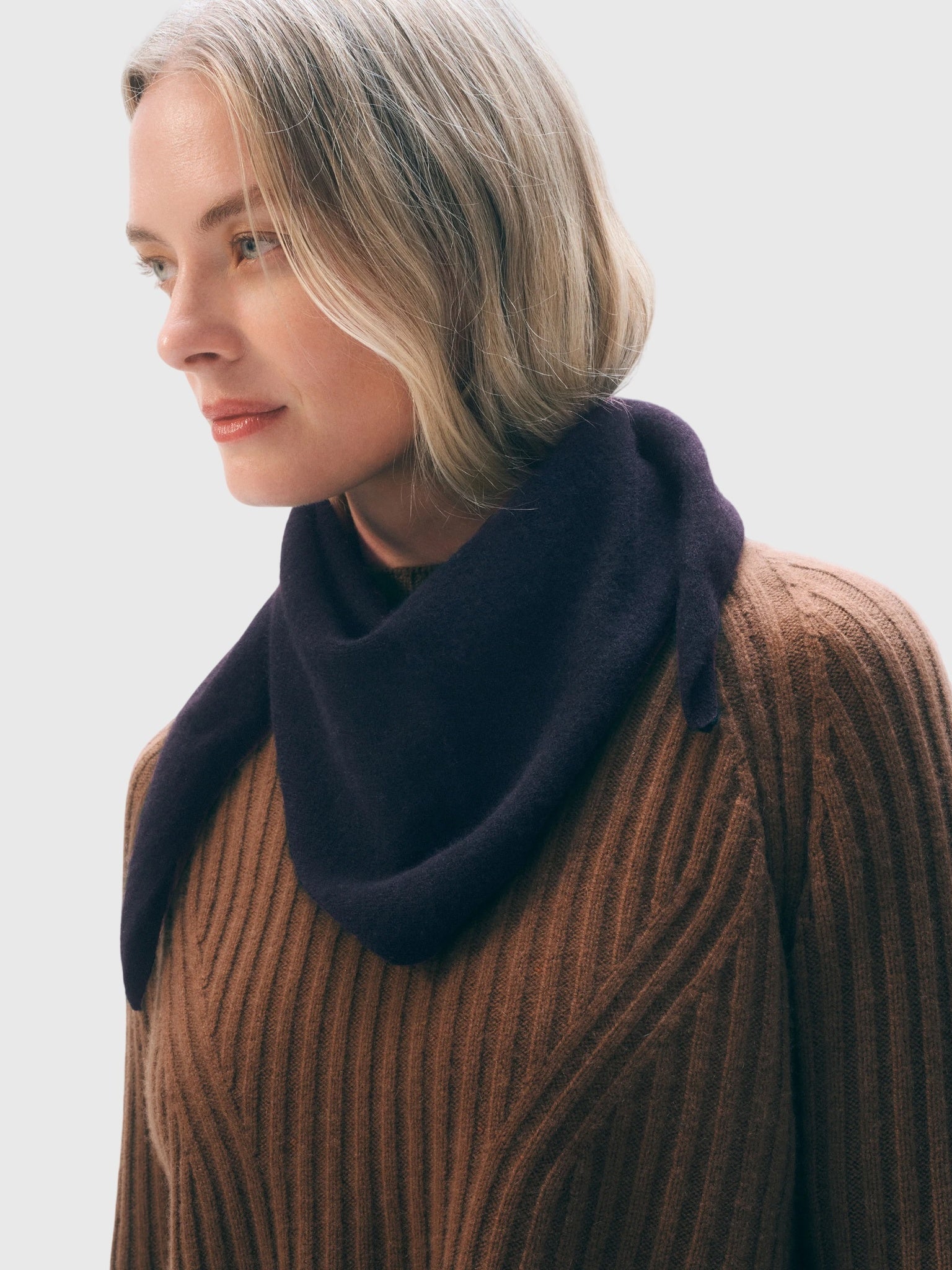 White & Warren Women's Cashmere Neckerchief