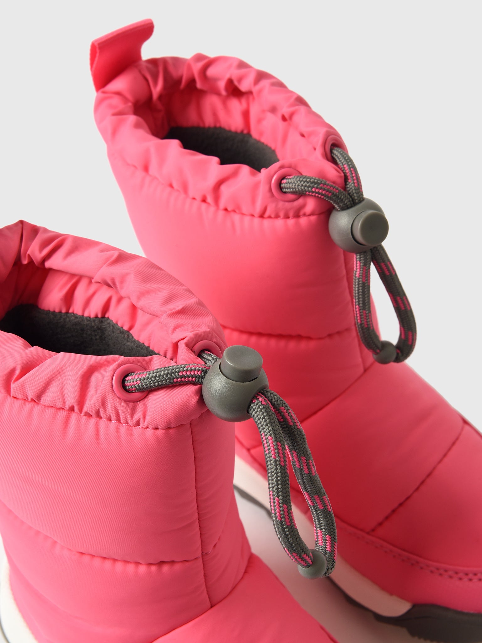 2088572657xNICOQUARRY-alt2