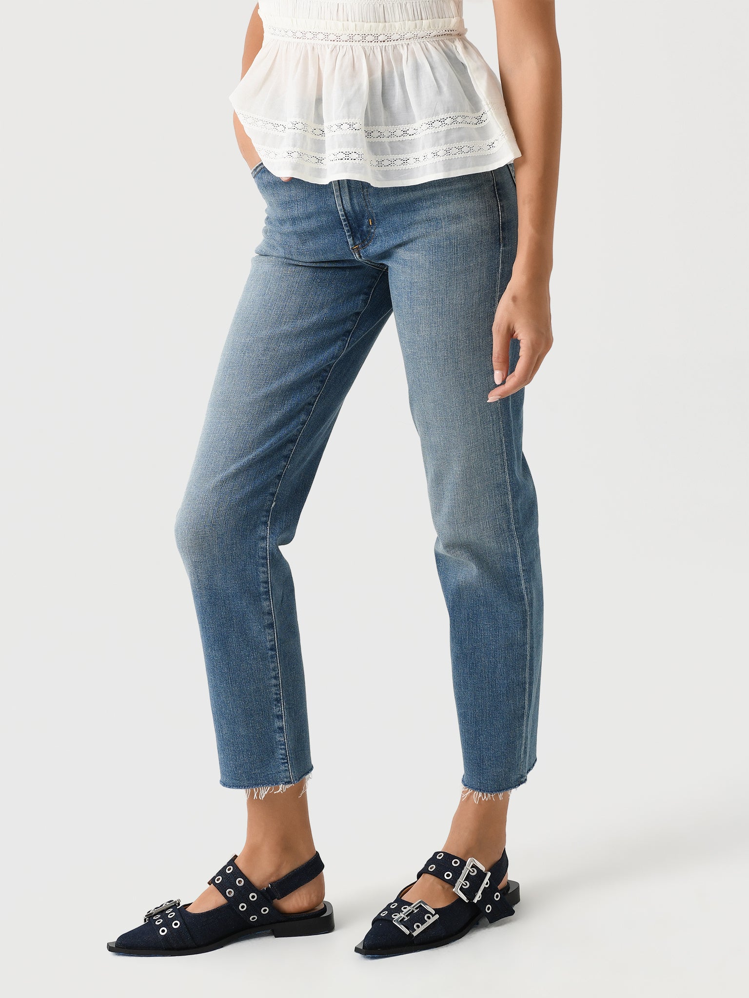 2173-1436xLAWLESS-alt2