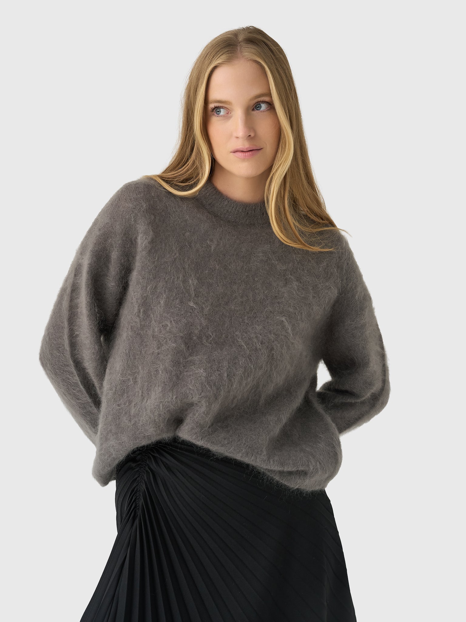 The Garment Women's Roma Boyfriend Sweater - Saint Bernard