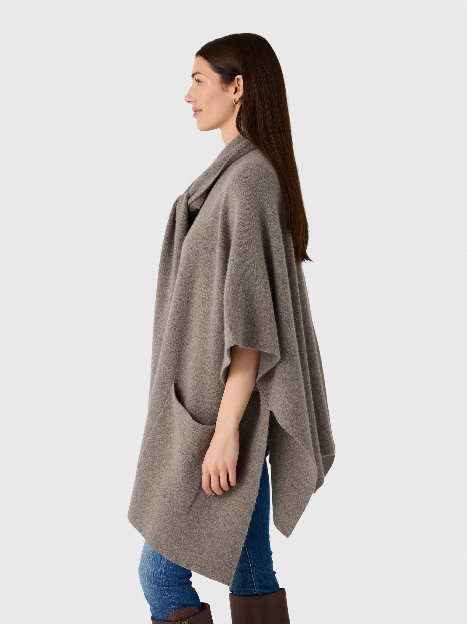 White & Warren Women's Cashmere Blend Poncho – Saint Bernard