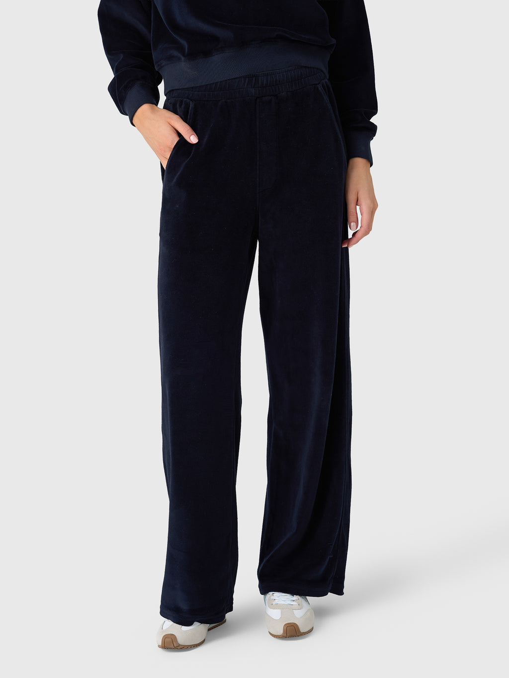 Citizens Of Humanity Women's Brynn Drawstring Velour Pant - Saint Bernard