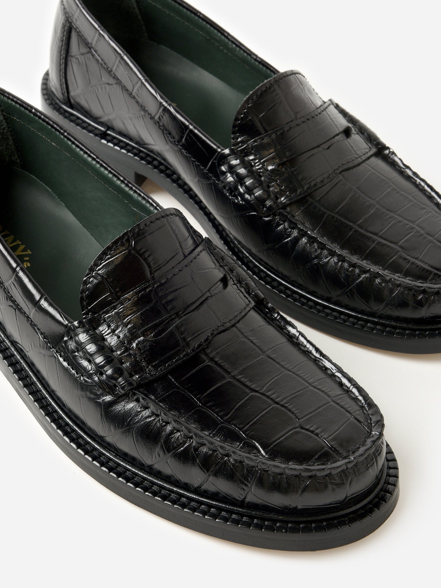 Vinnys Women's Yardee Mocassin Loafer - Saint Bernard