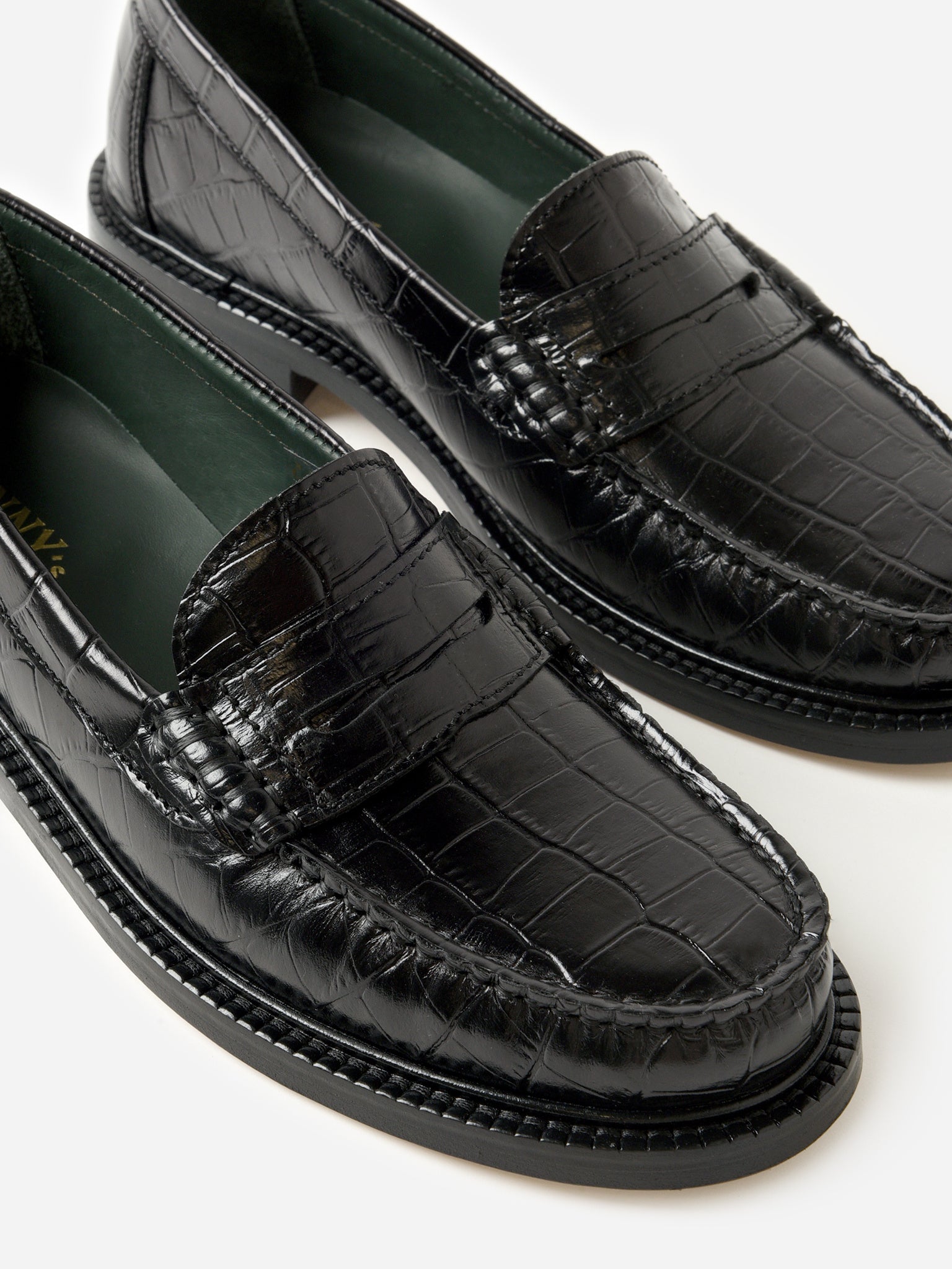 Vinnys Women's Yardee Mocassin Loafer - Saint Bernard