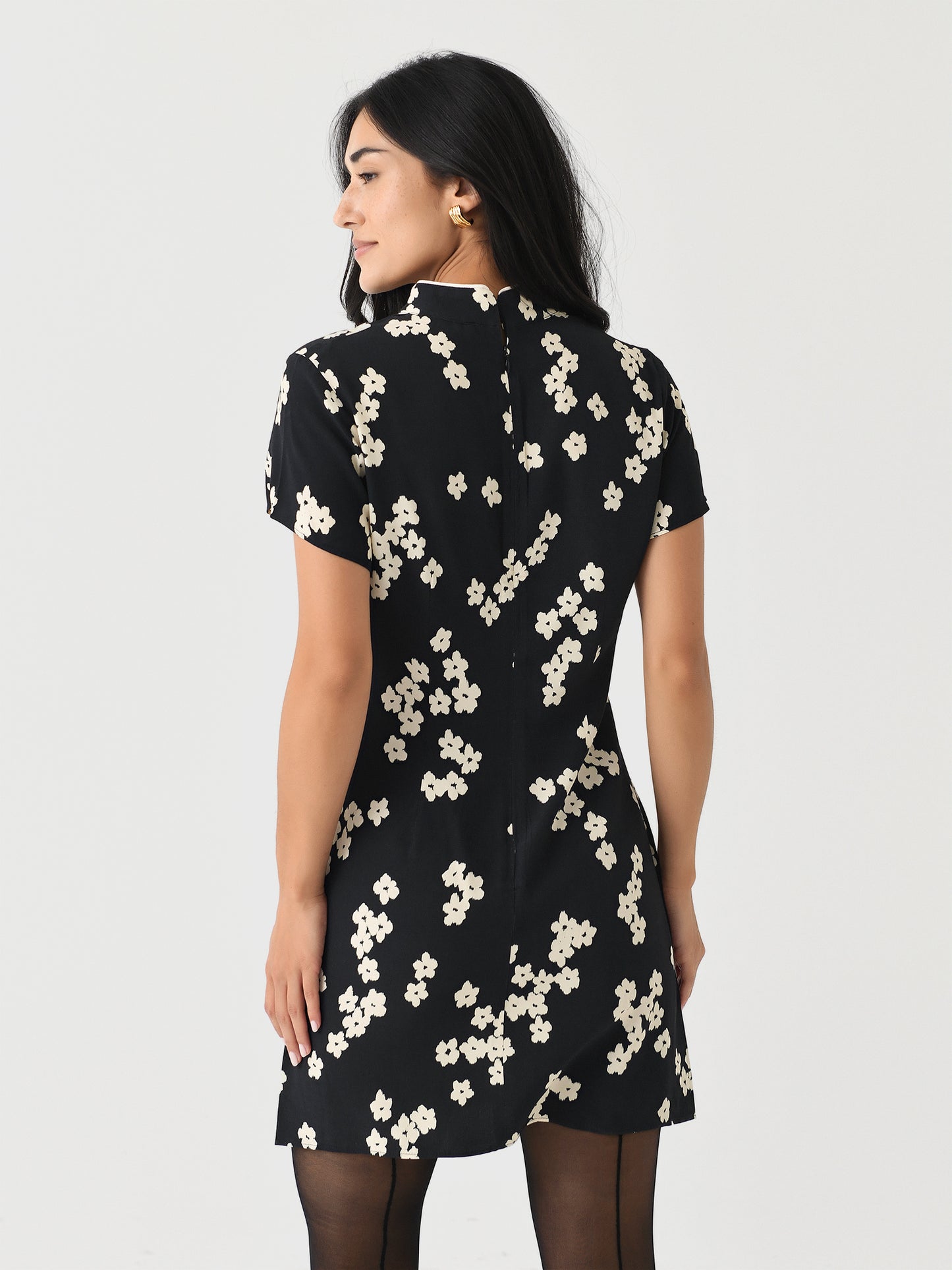 2301132BCBFxBLACKCLUSTERBLURREDFLORAL-alt3