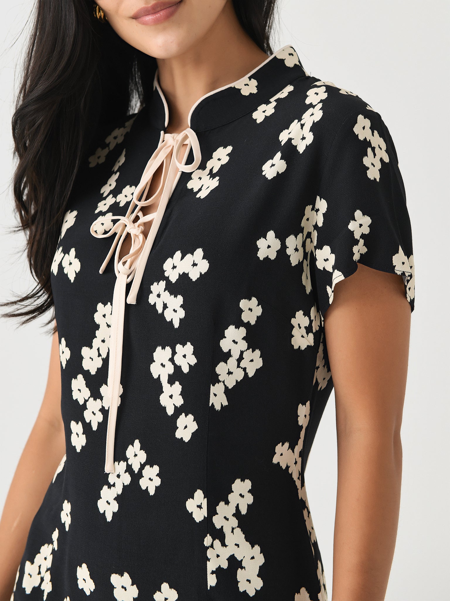 2301132BCBFxBLACKCLUSTERBLURREDFLORAL-alt4