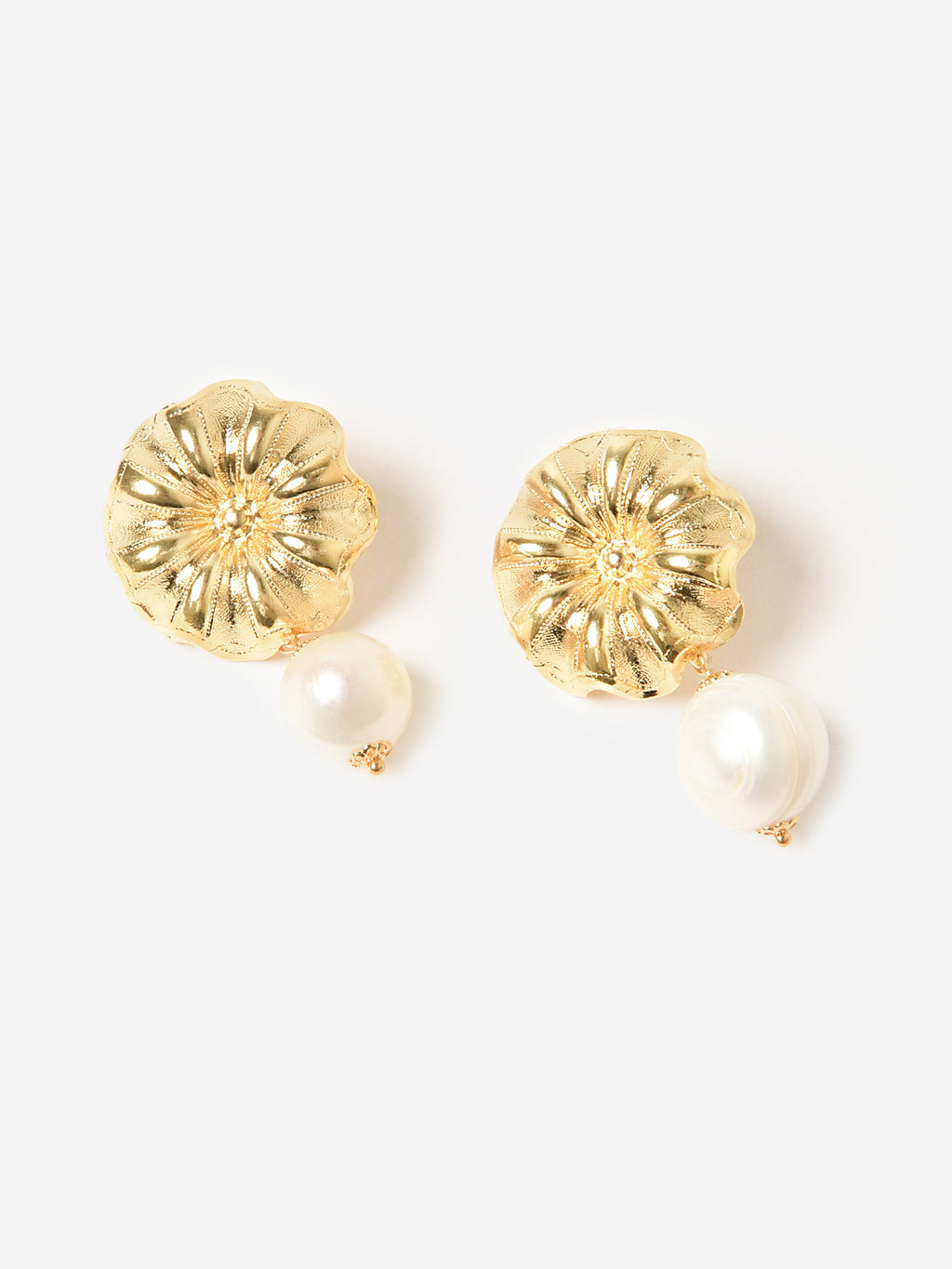 Destree Women's Sonia Daisy Pearl Earrings - Saint Bernard