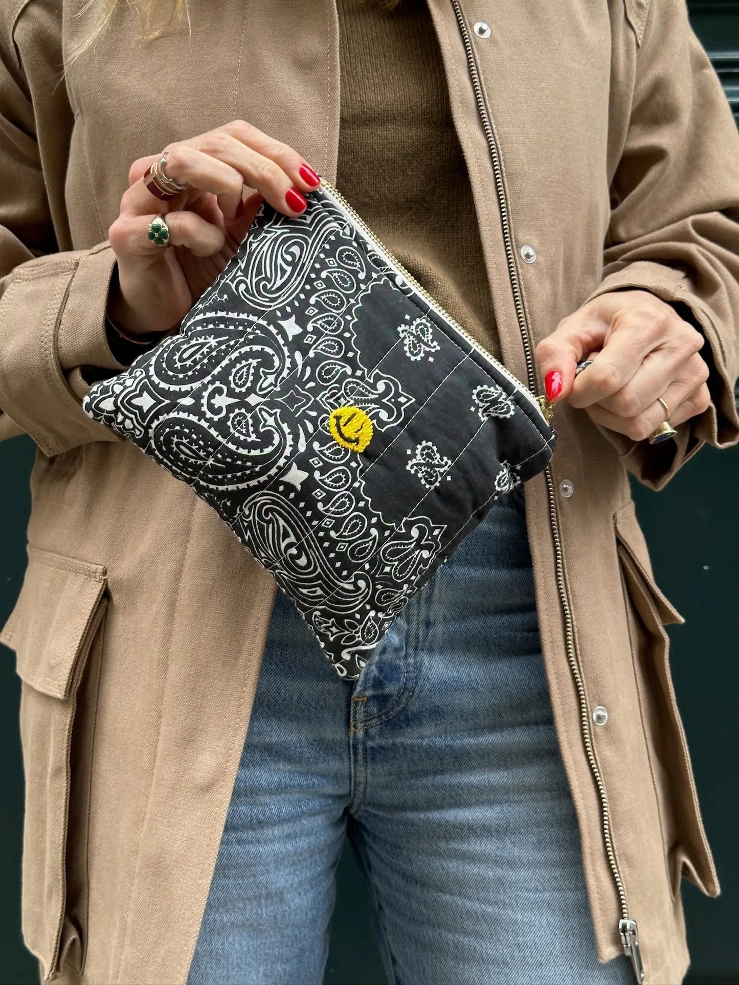 23PA400xALLBLACK-alt1