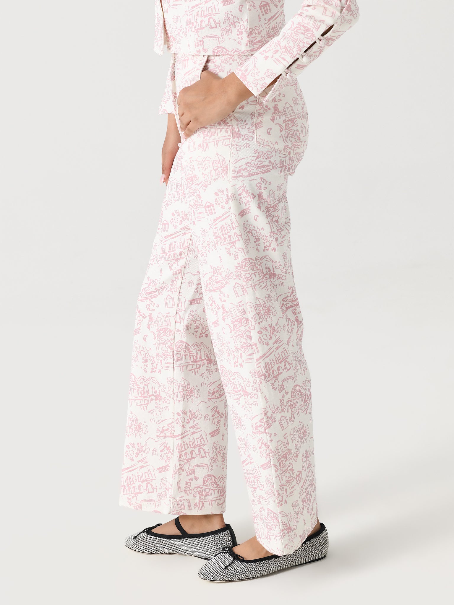 2401601PTxPINKTHEATRE-alt2