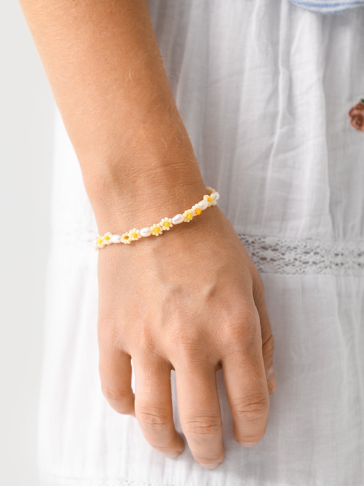 Anni Lu Daisy Flower Bracelet Saint Bernard - Main Image