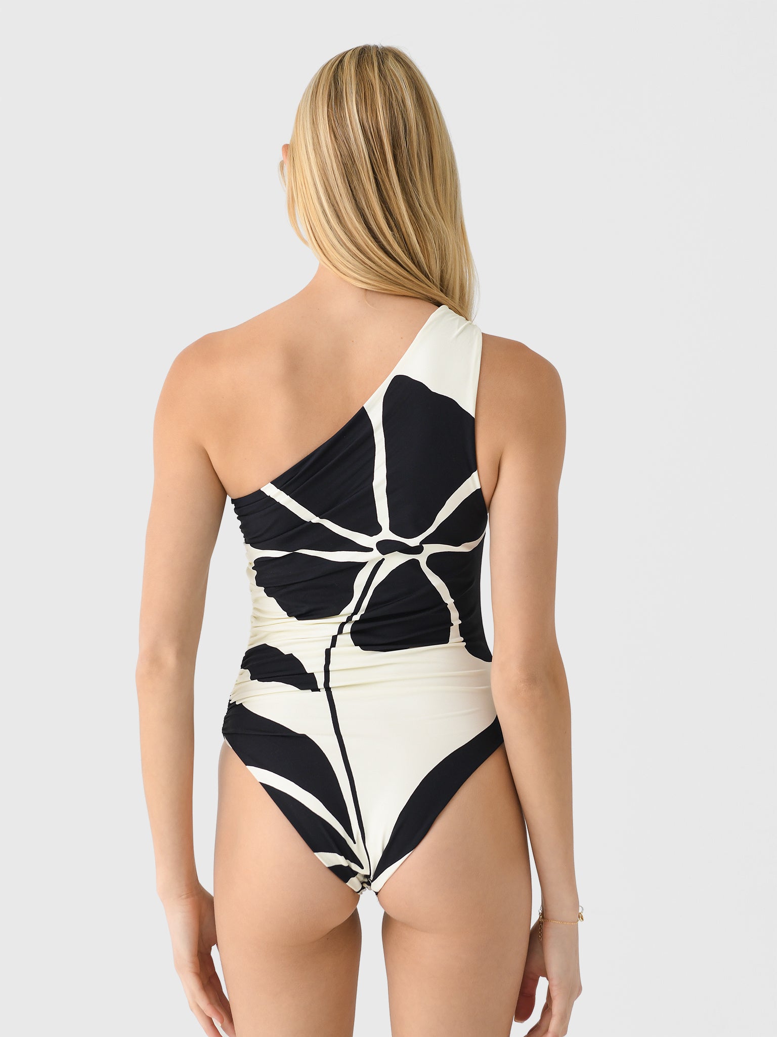 24B210xCAMELLIABW-alt3