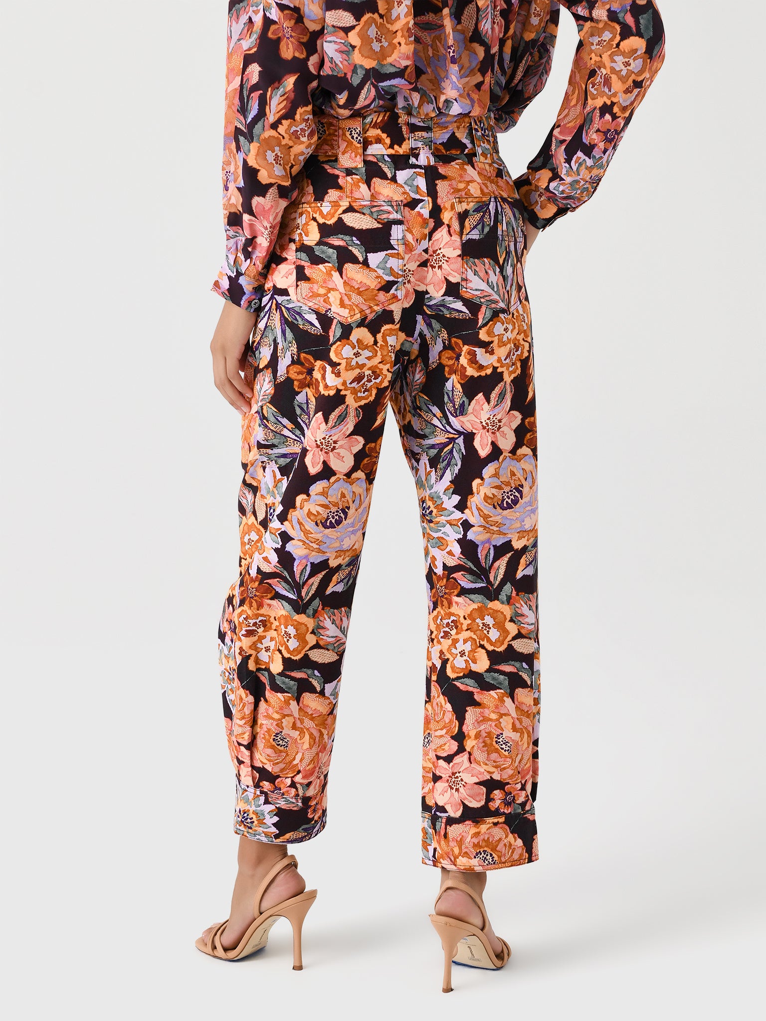 24FAP1PntFlrxPAINTERLYFLORAL-alt3