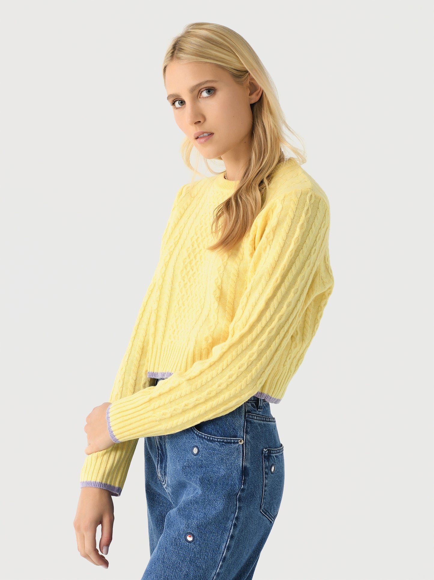 24FW2096xYELLOWKNIT-alt2