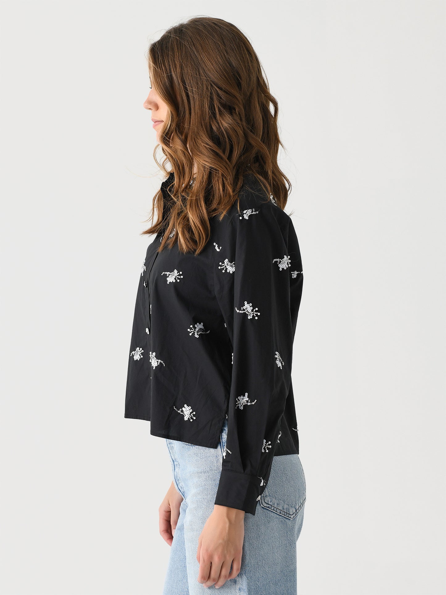 24HT41EmbShrtxEMBELLISHEDSHIRTING-alt2