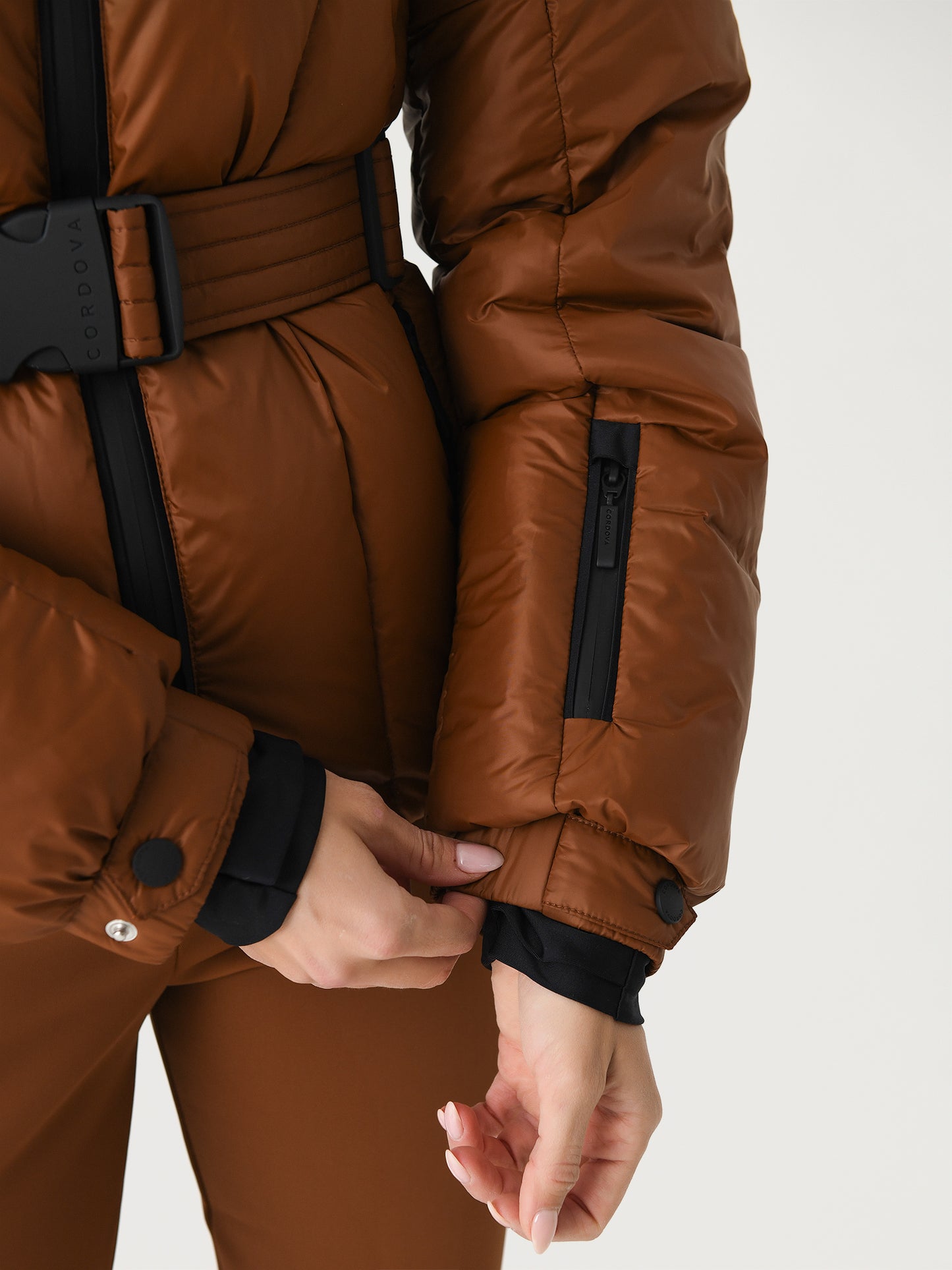 24MNTR09xCHESTNUT-alt4