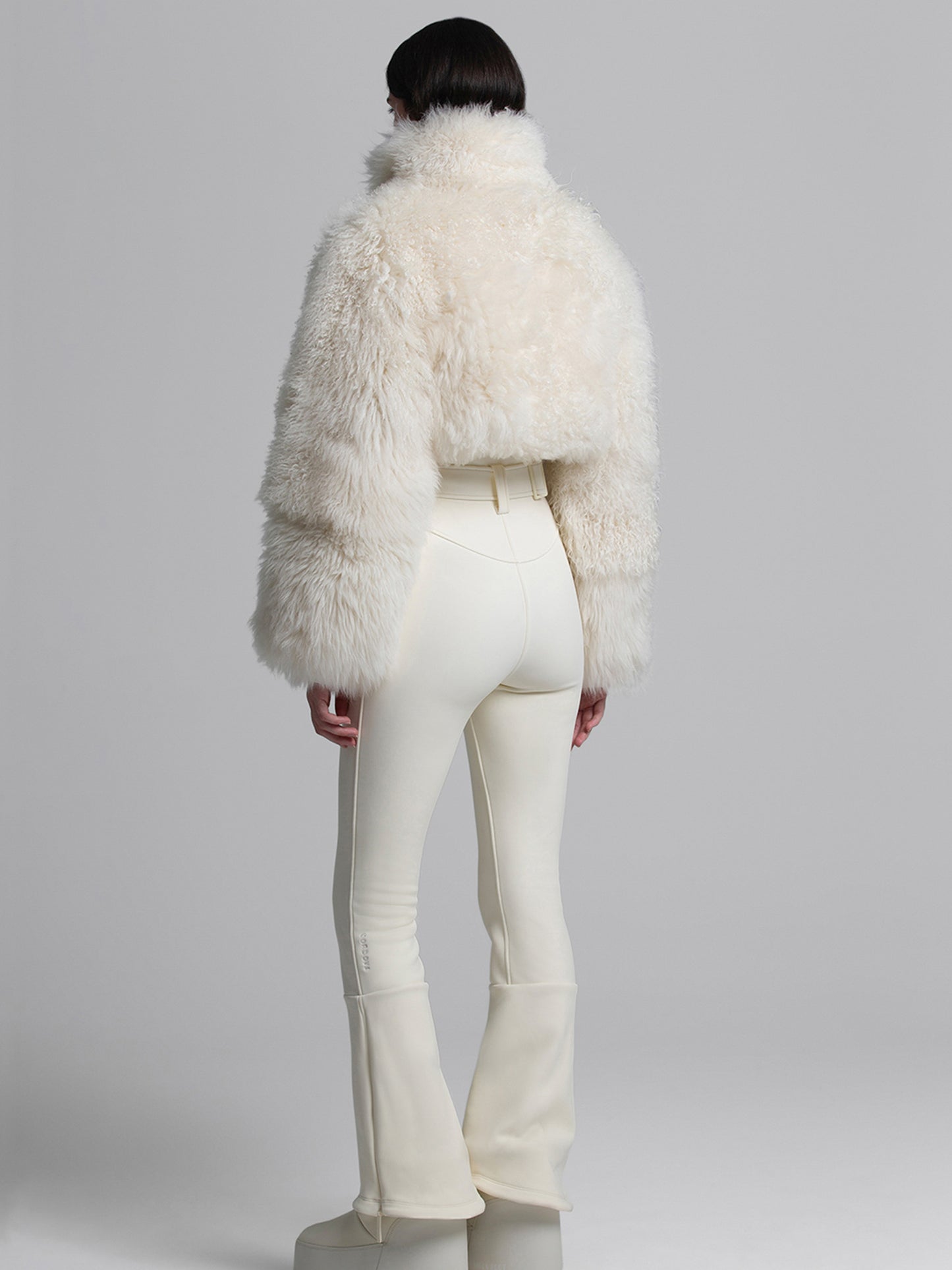 24NZW09xALABASTER-alt2