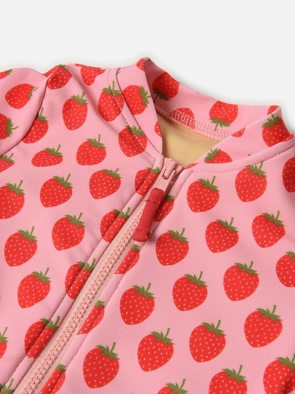 24SPCBS122AxSTRAWBERRIES-alt1