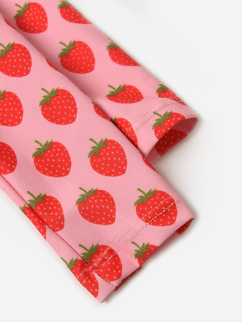 24SPCBS122AxSTRAWBERRIES-alt2