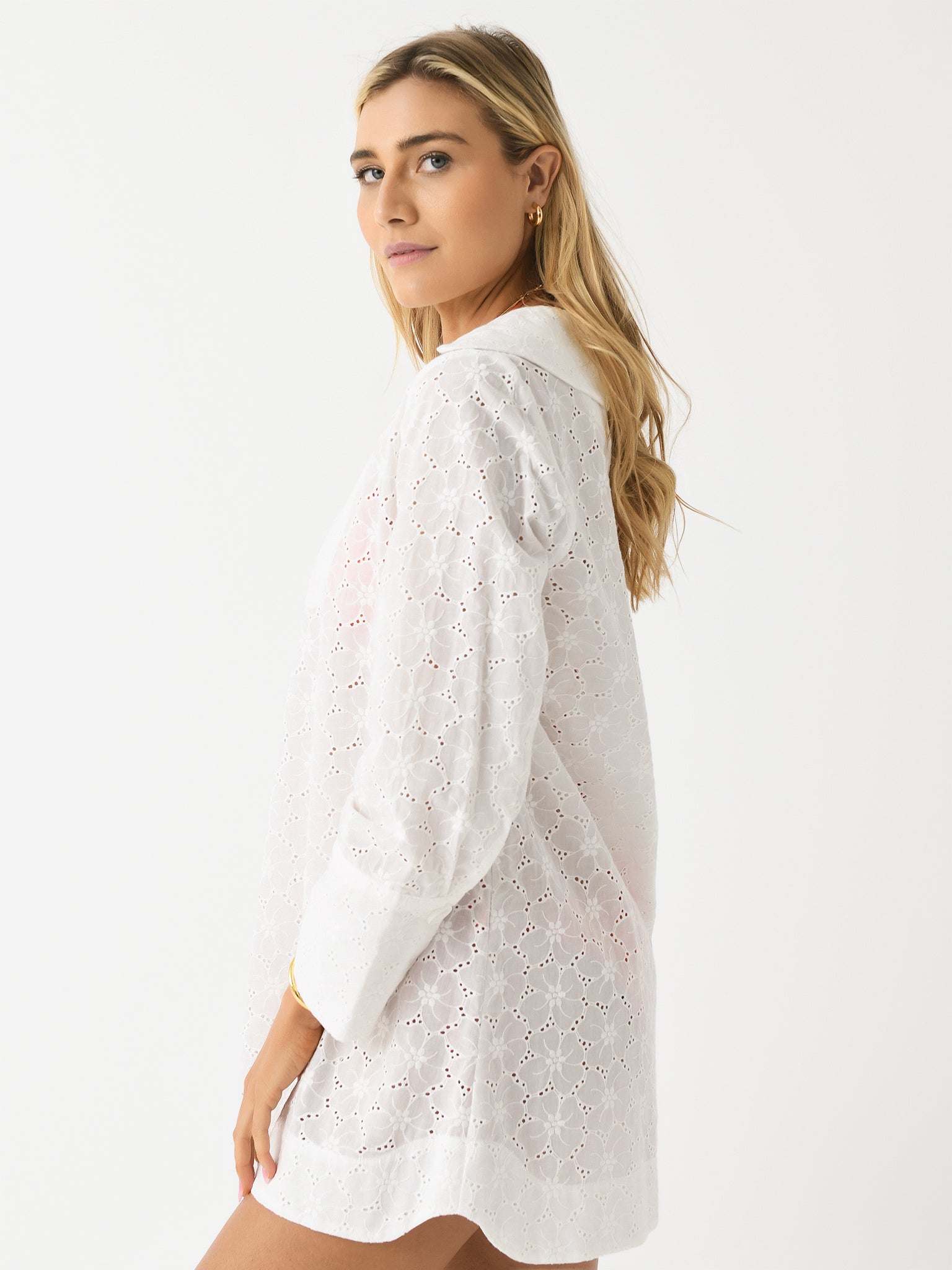 24SS1093xWHITEEYELET-alt2