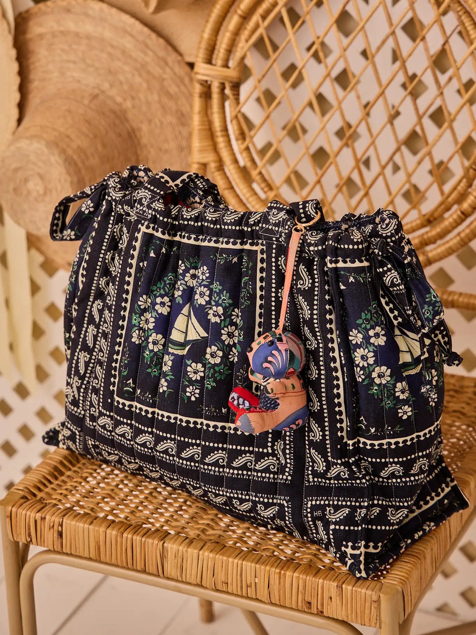 Hunter Bell Quilted Tote Bag - Saint Bernard