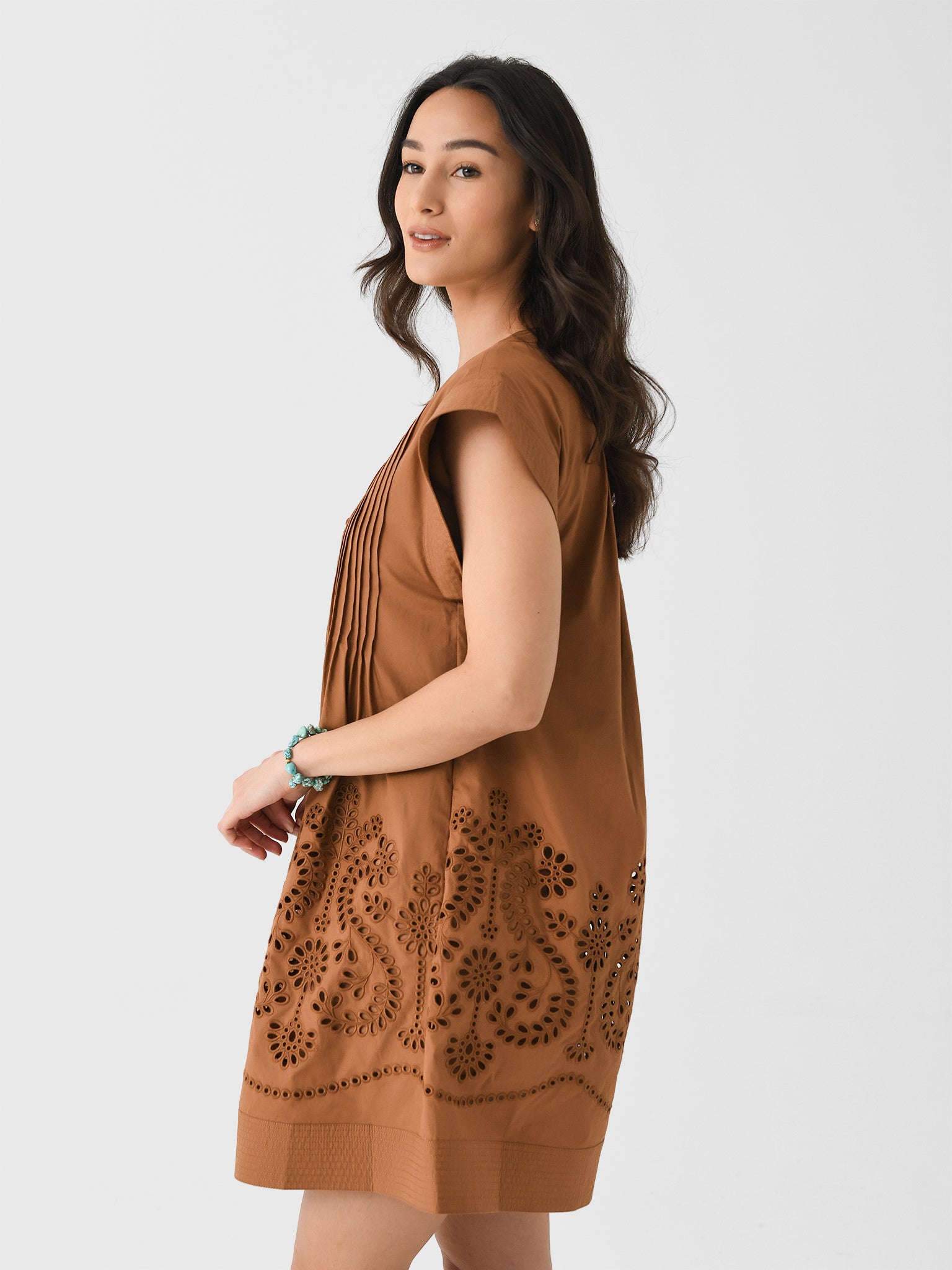 25SPD58MchEmbEltxMOCHAEMBROIDEREDEYELET-alt2