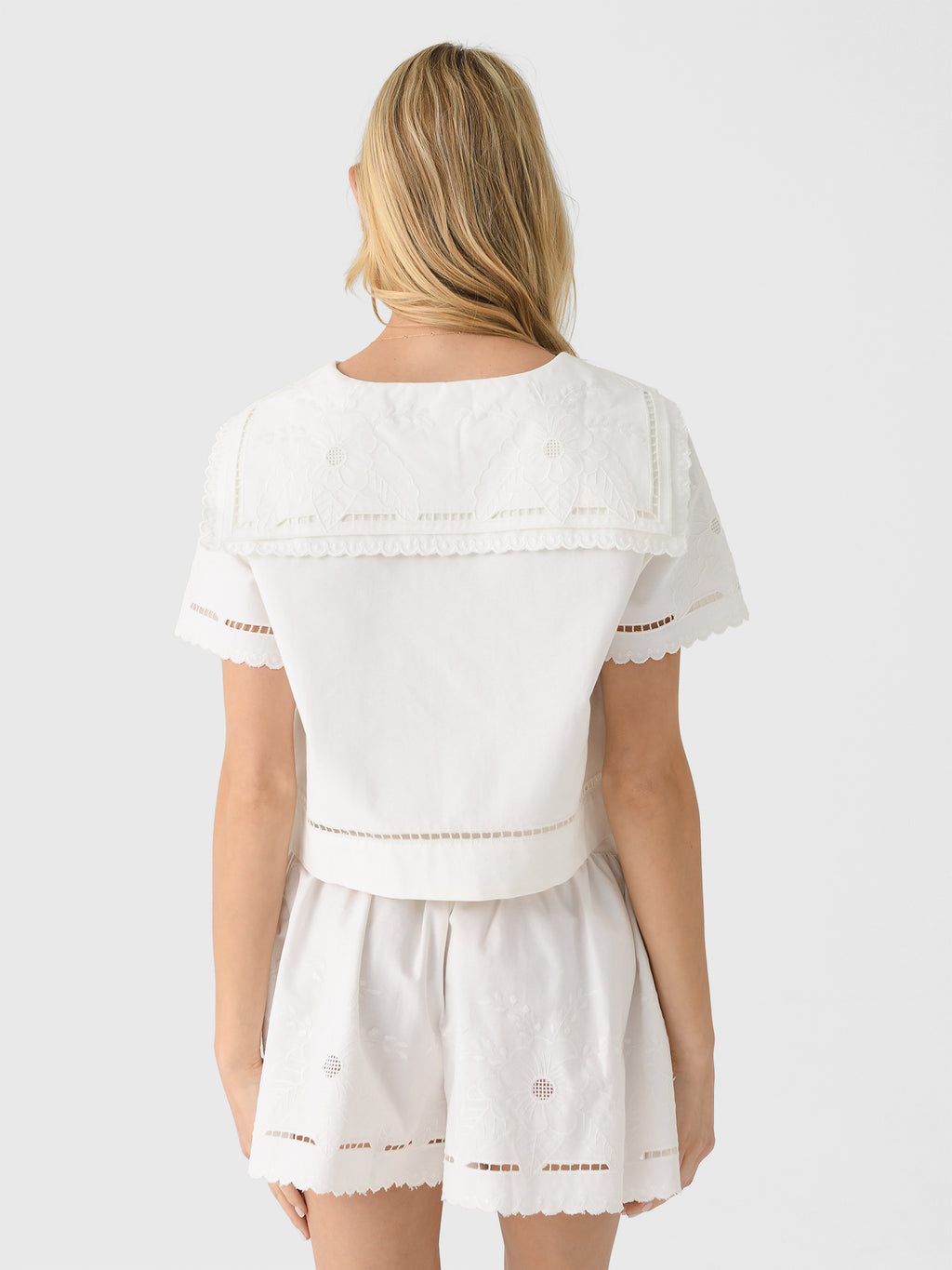 25SPT3WhtEmbxWHITEEMBROIDERY-alt3