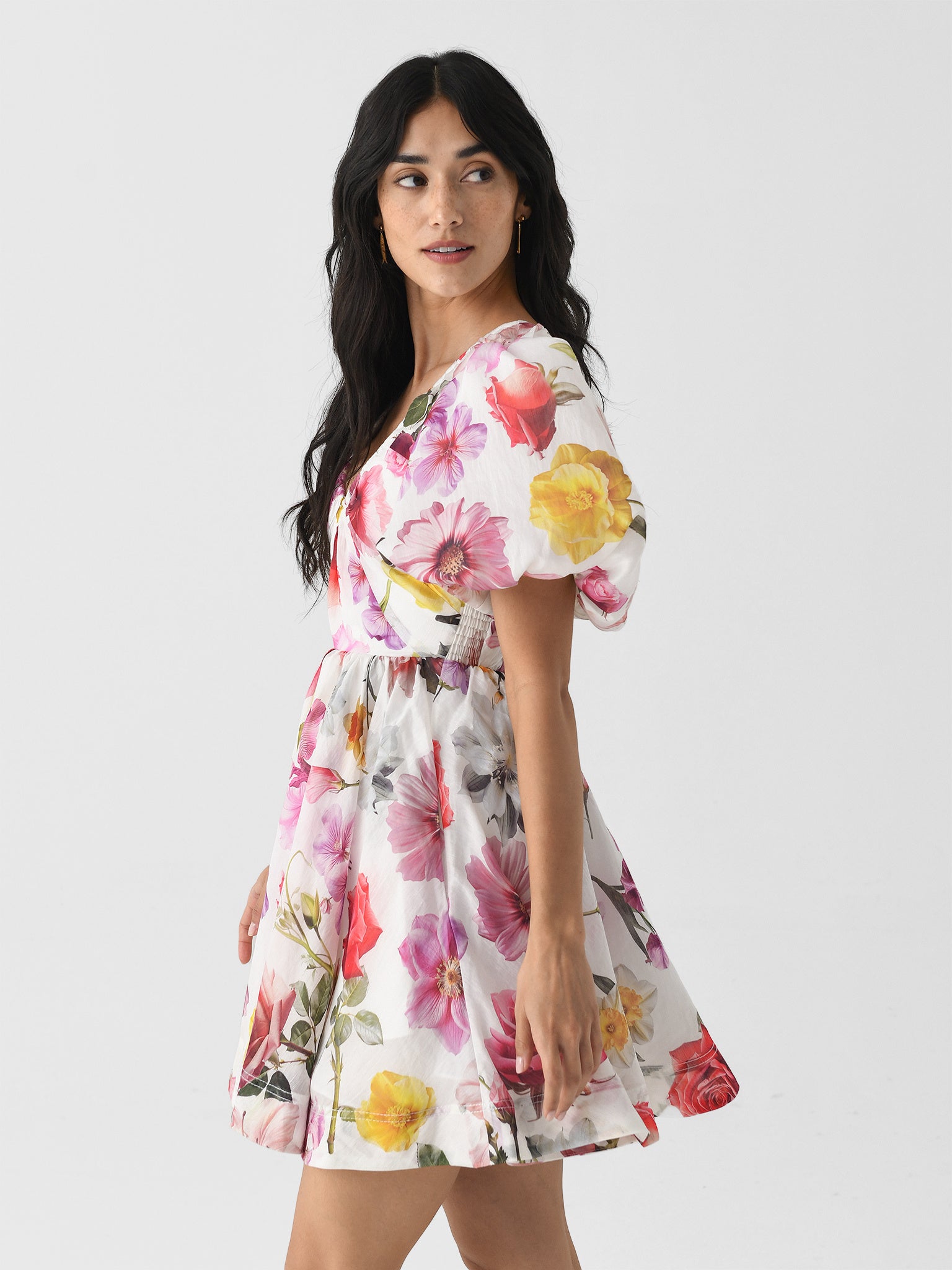 fleur mini dress Discover the unique Fleur Mini dress in the stunning Marino shade. This delicate blue color is inspired by the serenity of the Italian sea. The Fleur Mini dress will make every occasion