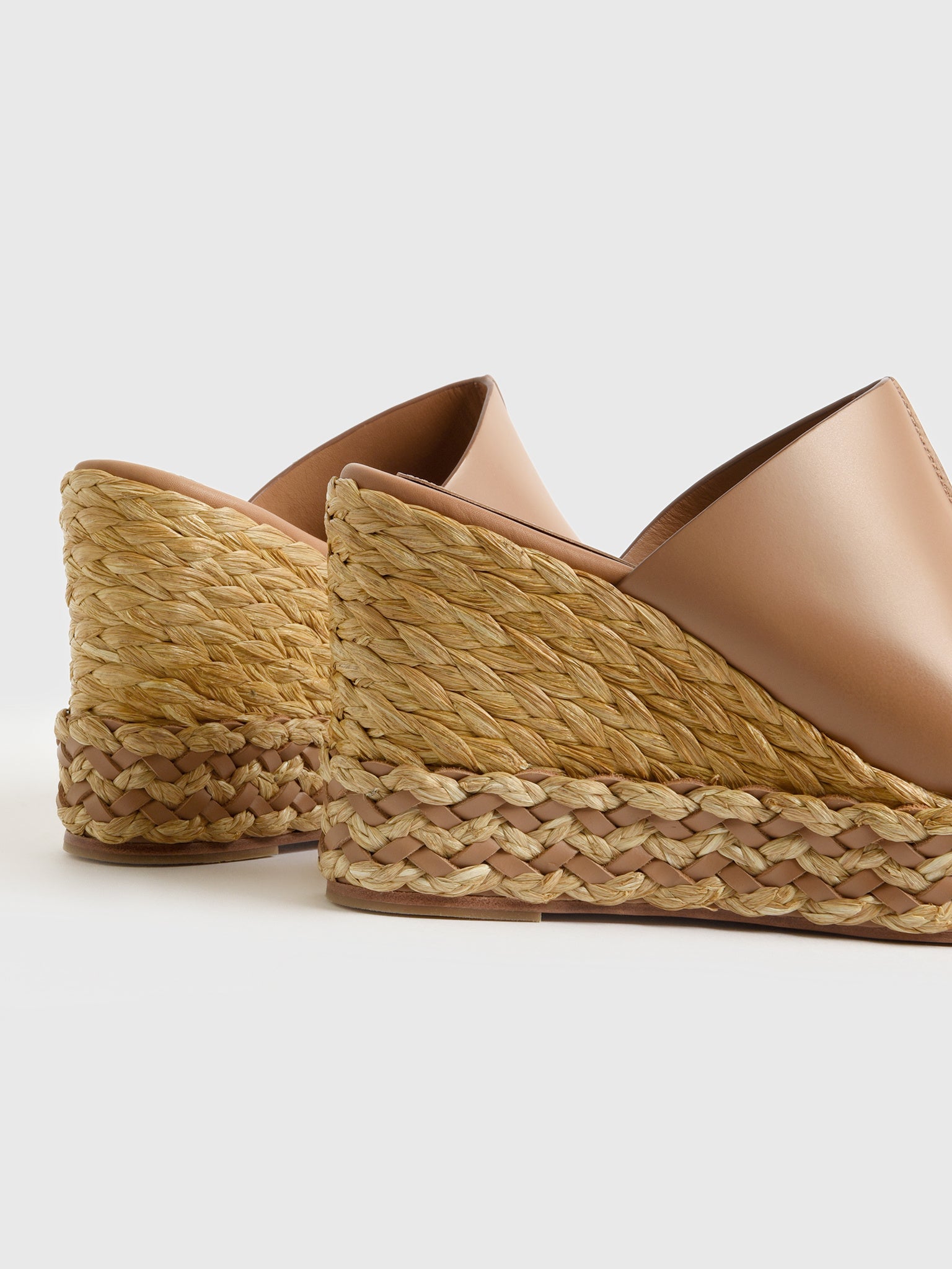 26-1801IVANAxCAMEL-alt3