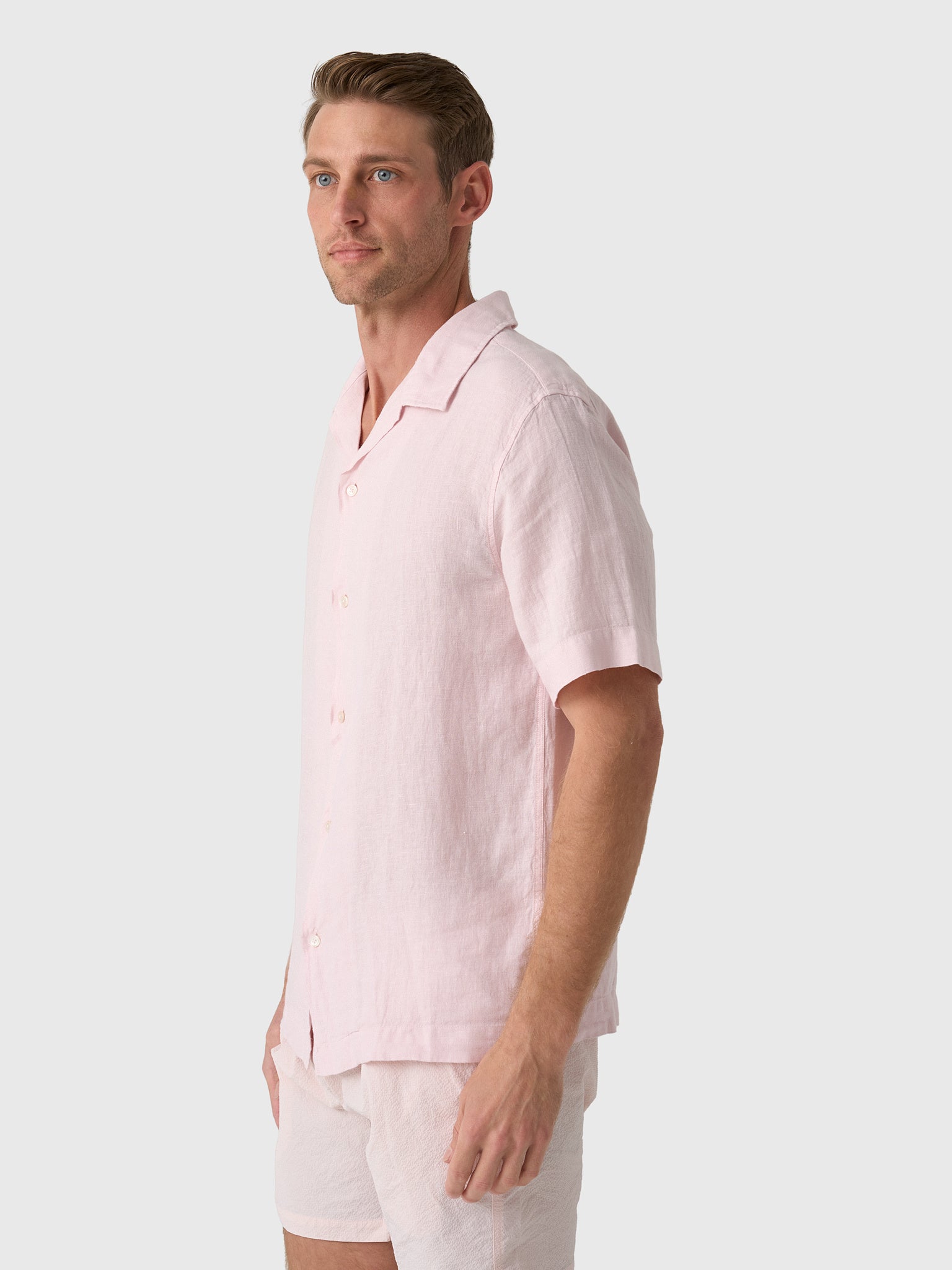 04651 / A Trip In A Bag Men's Linen Cuba Shirt - Saint Bernard