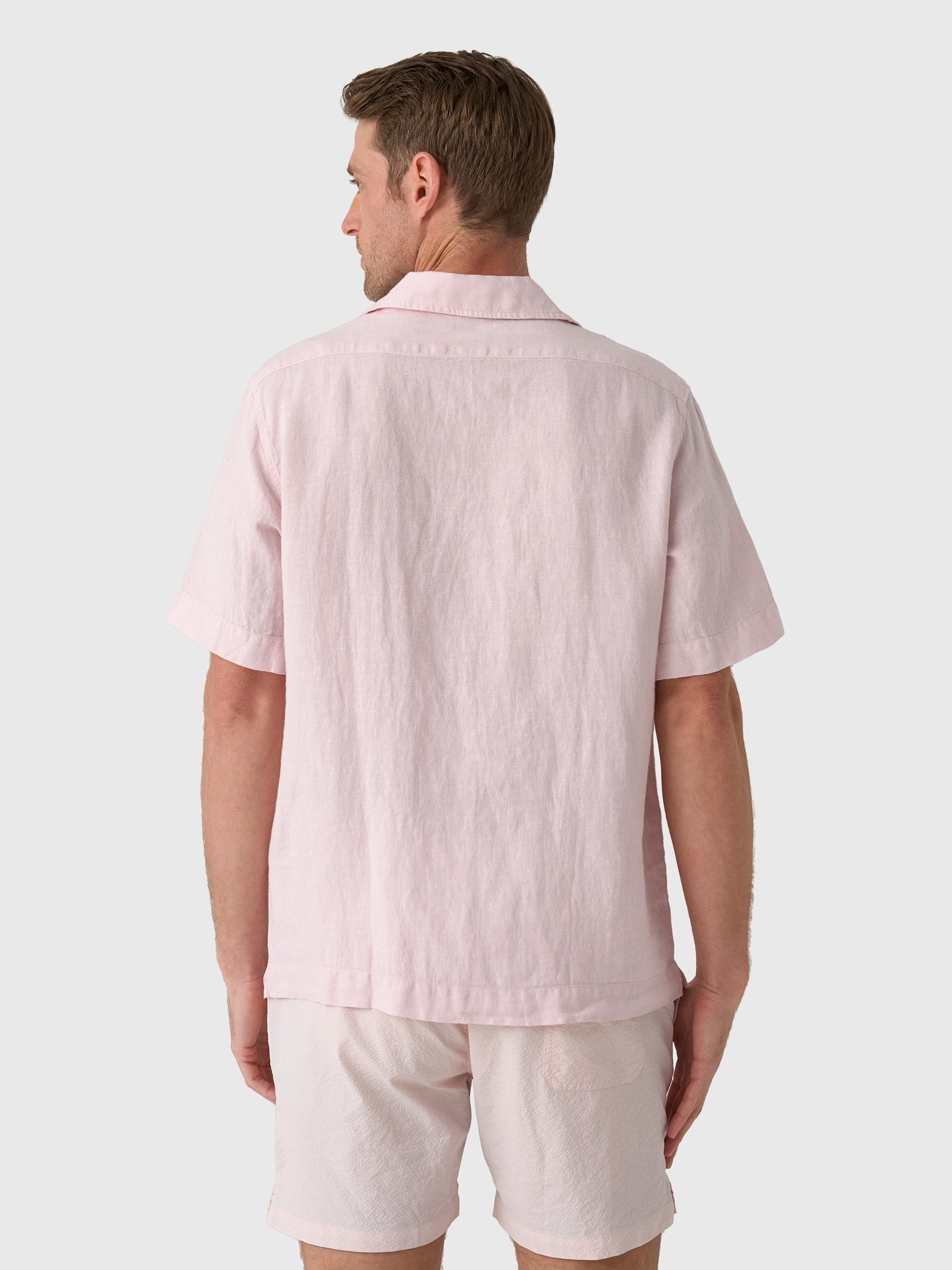 04651 / A Trip In A Bag Men's Linen Cuba Shirt - Saint Bernard