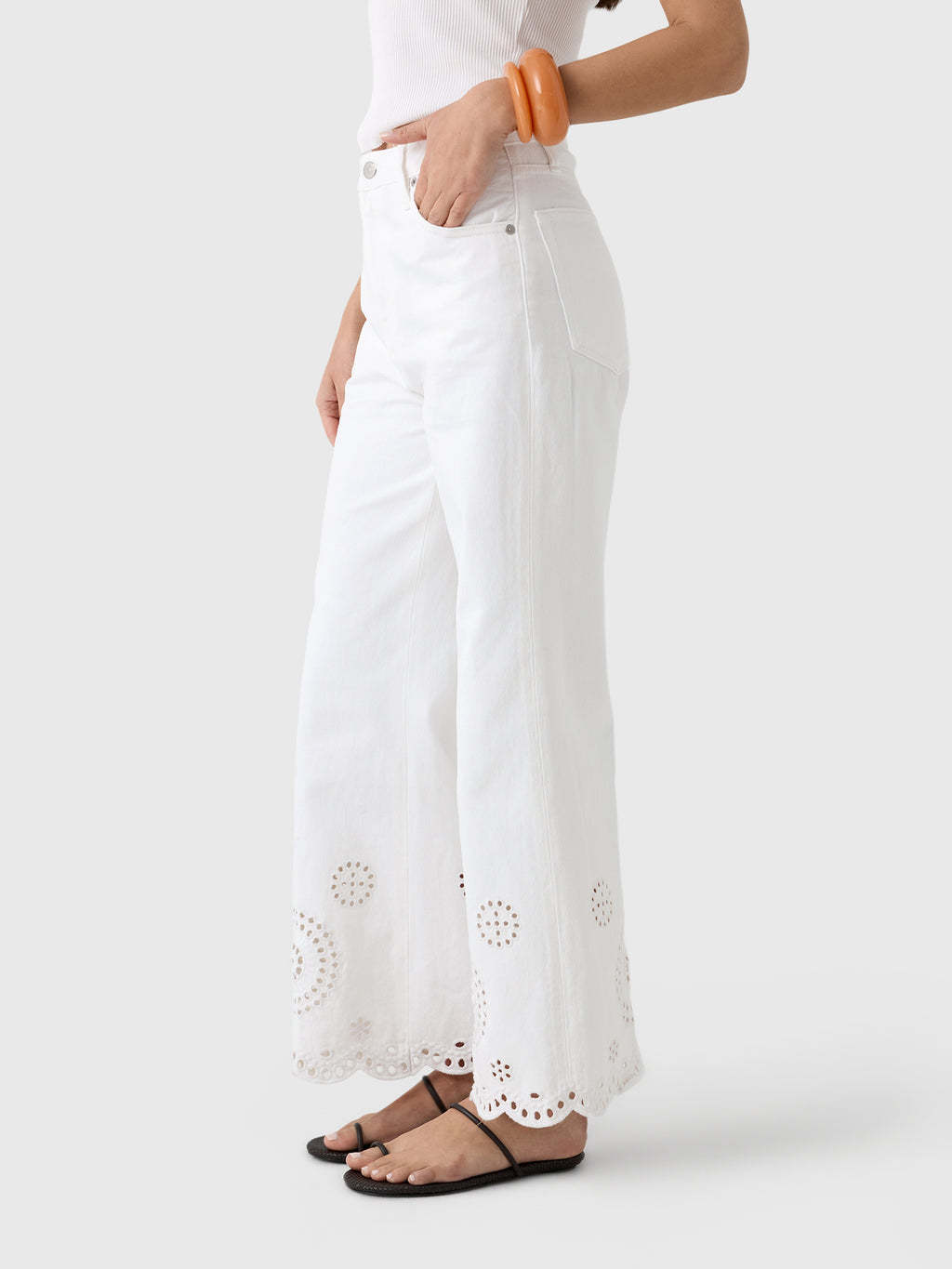 Frame Women's The Eyelet Flare Jean - Saint Bernard