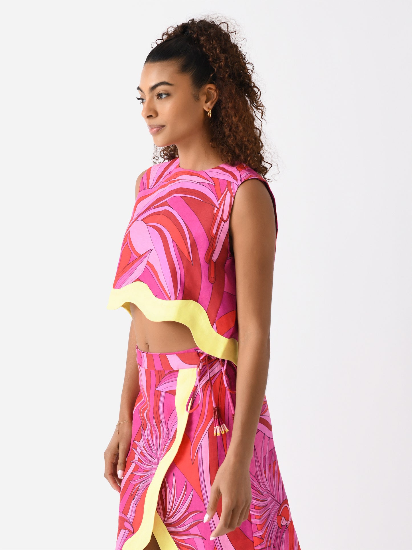 321562xENDLESSSUMMERRED-alt2